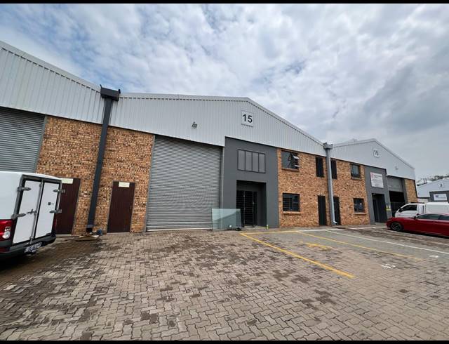 347M² WAREHOUSE TO LET IN STRIJDOMPARK